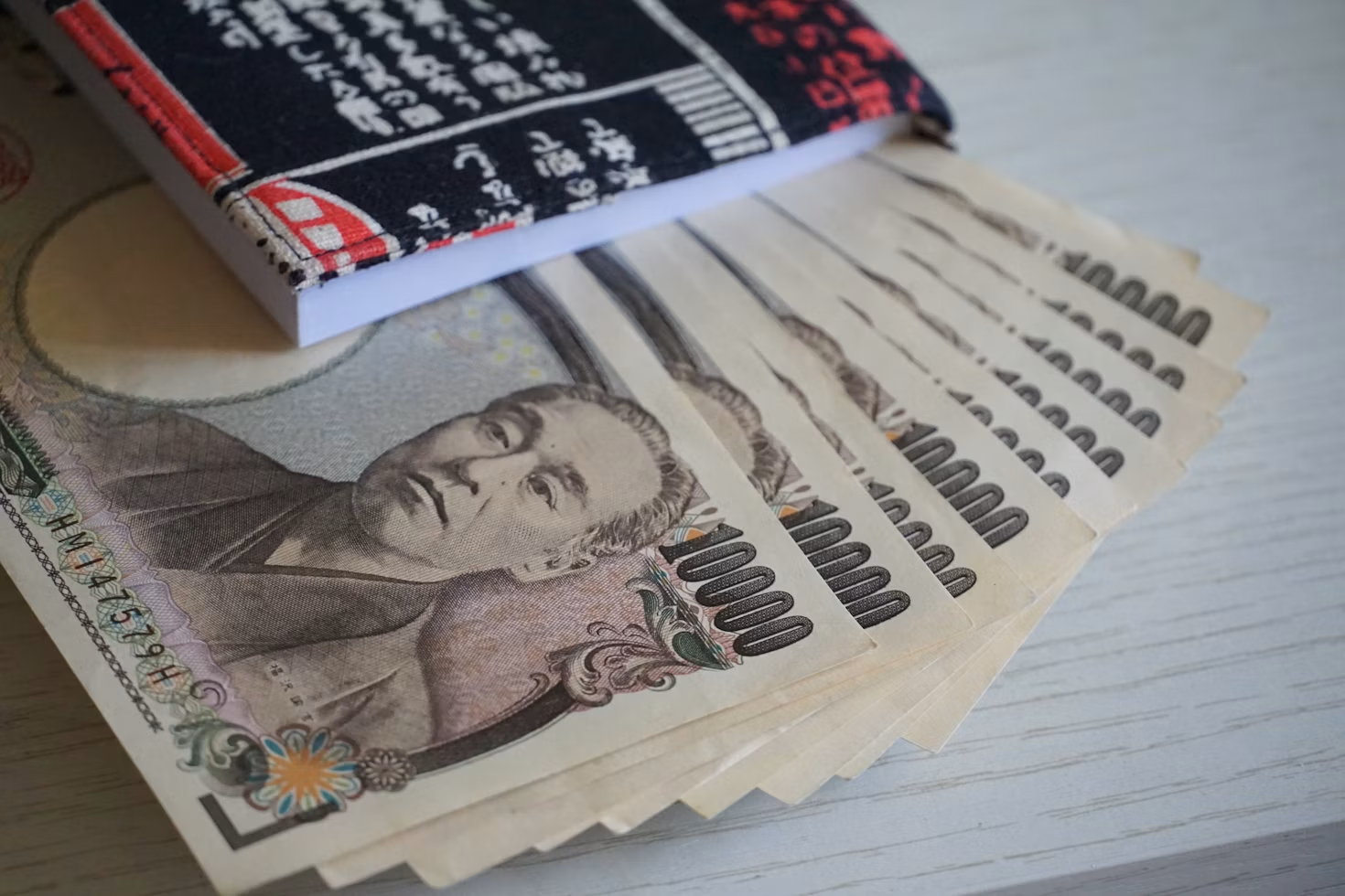 How The U.S. Saves its Bond Market By Buying Yen